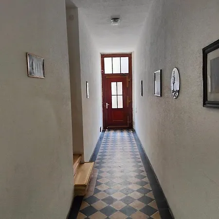 3 Min Walk To Bahnhof -peaceful With Balcony Homestay