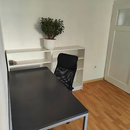 Homestay 3 Min Walk To Bahnhof -peaceful With Balcony *